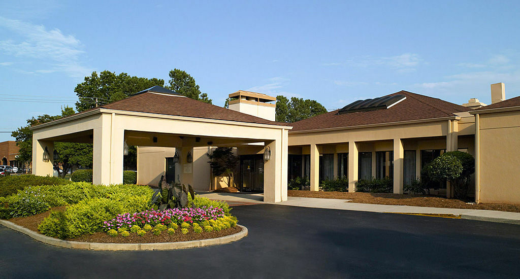 Courtyard Atlanta Northlake Tucker Exterior photo